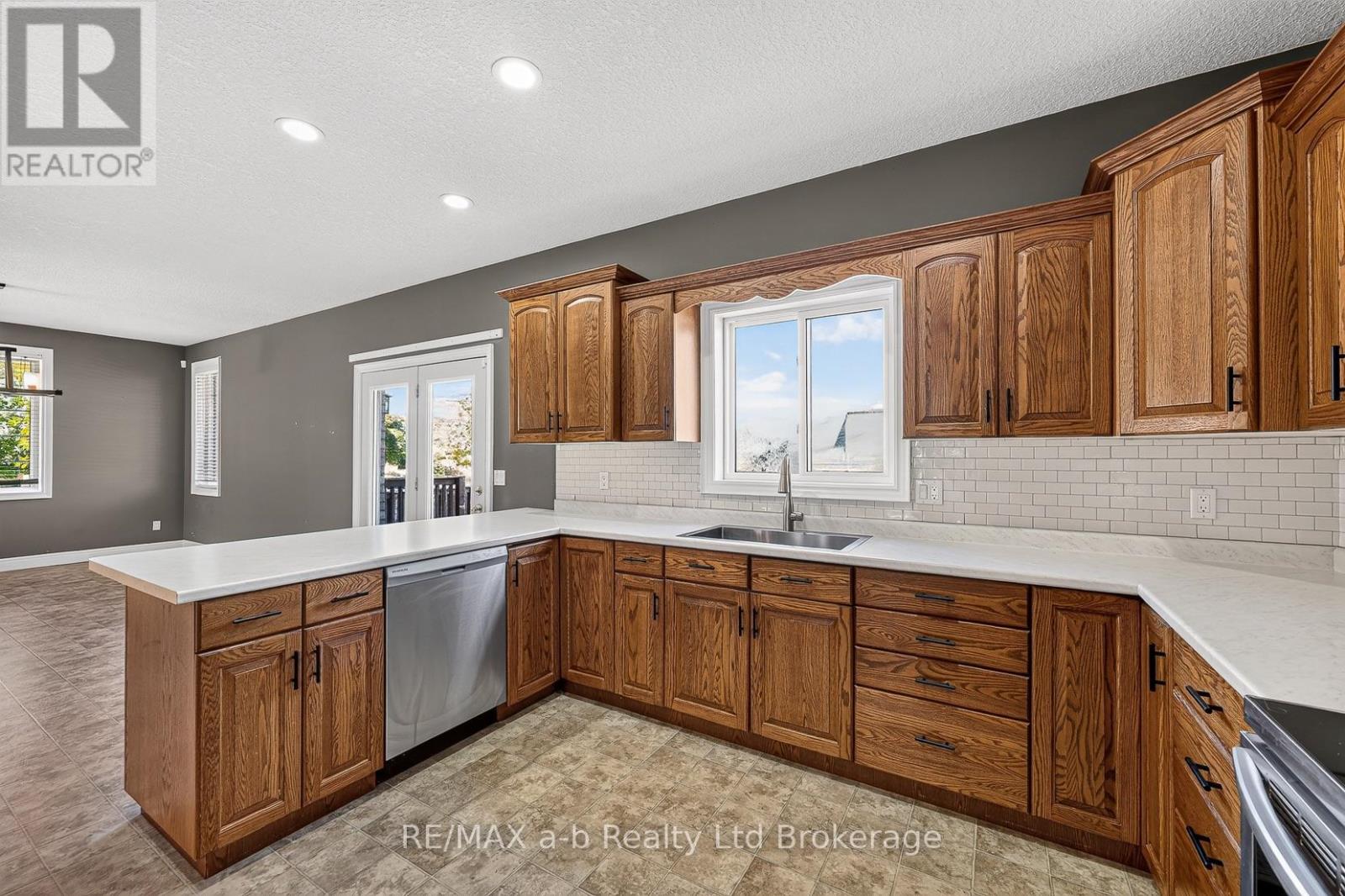1 Wendy Calder Place, Woodstock, Ontario  N4T 1T4 - Photo 9 - X14105484