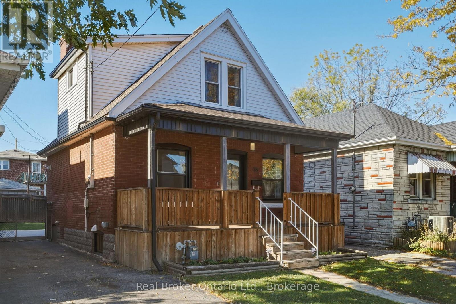 23 Barons Avenue N, Hamilton, Ontario  L8H 5A3 - Photo 2 - X14105542