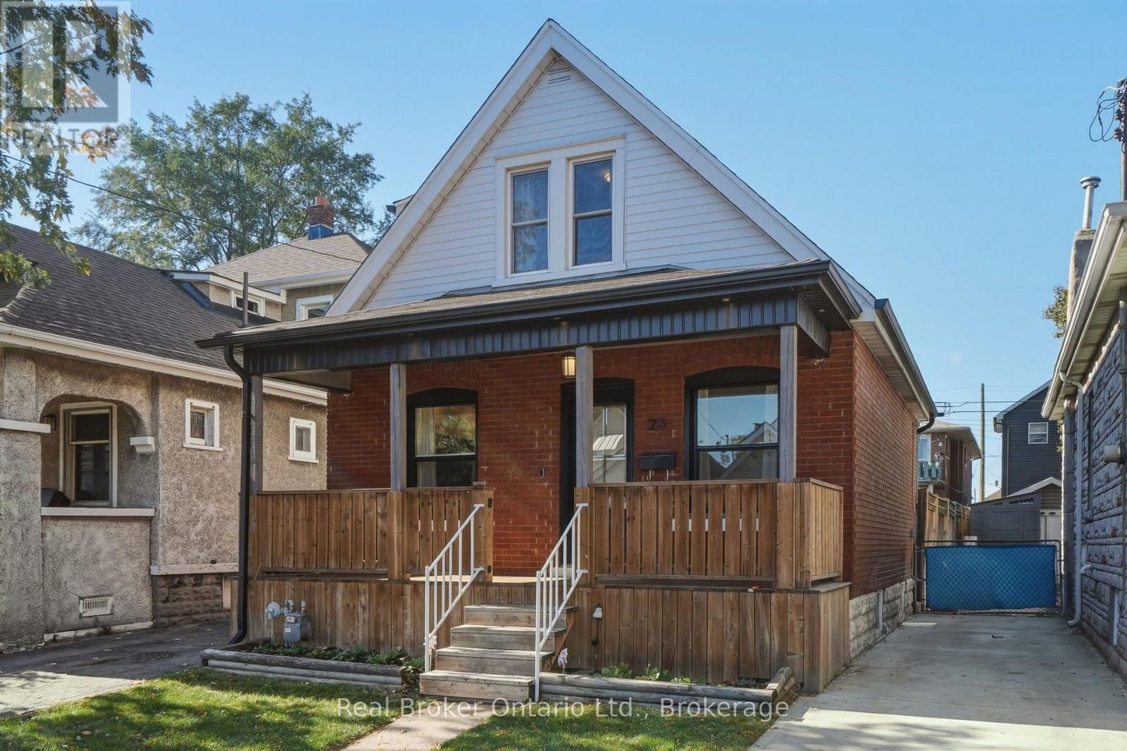 23 Barons Avenue N, Hamilton, Ontario  L8H 5A3 - Photo 3 - X14105542