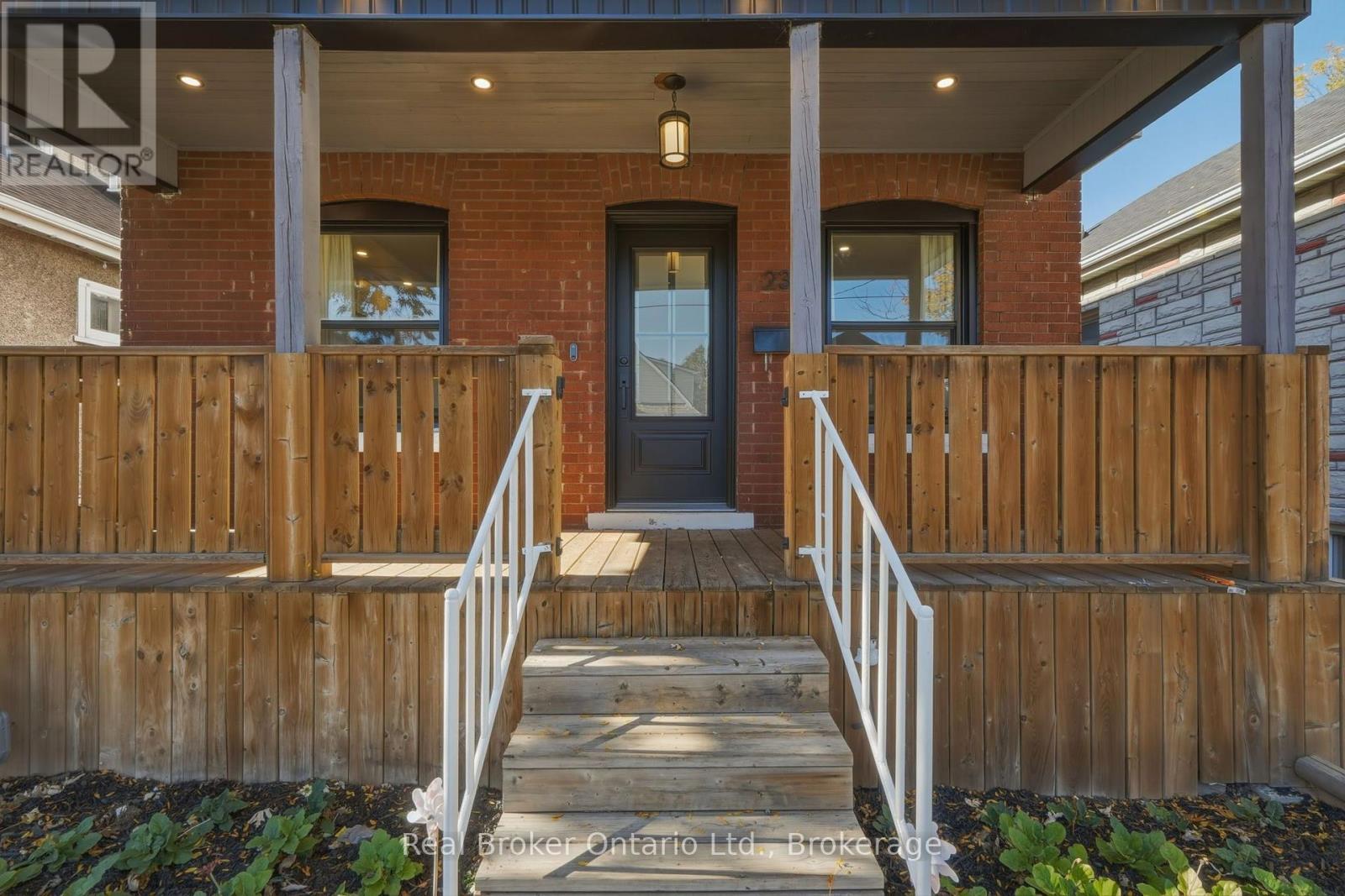 23 Barons Avenue N, Hamilton, Ontario  L8H 5A3 - Photo 4 - X14105542