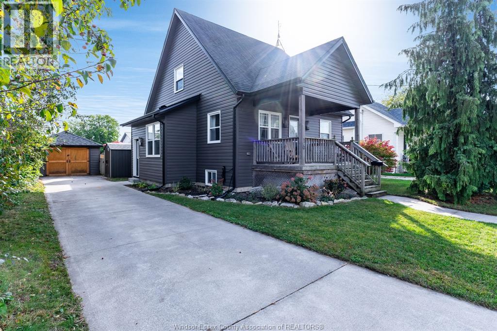 MLS# 26025801: 16 Parkdale AVENUE, Leamington, Canada