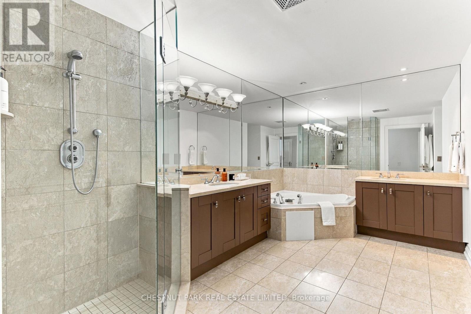 1902 - 38 Avenue Road, Toronto, Ontario  M5R 2G2 - Photo 23 - C14105500