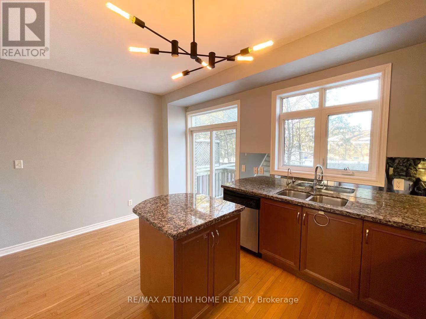59 Routliffe Lane, Toronto, Ontario  M2N 0A5 - Photo 11 - C14105526