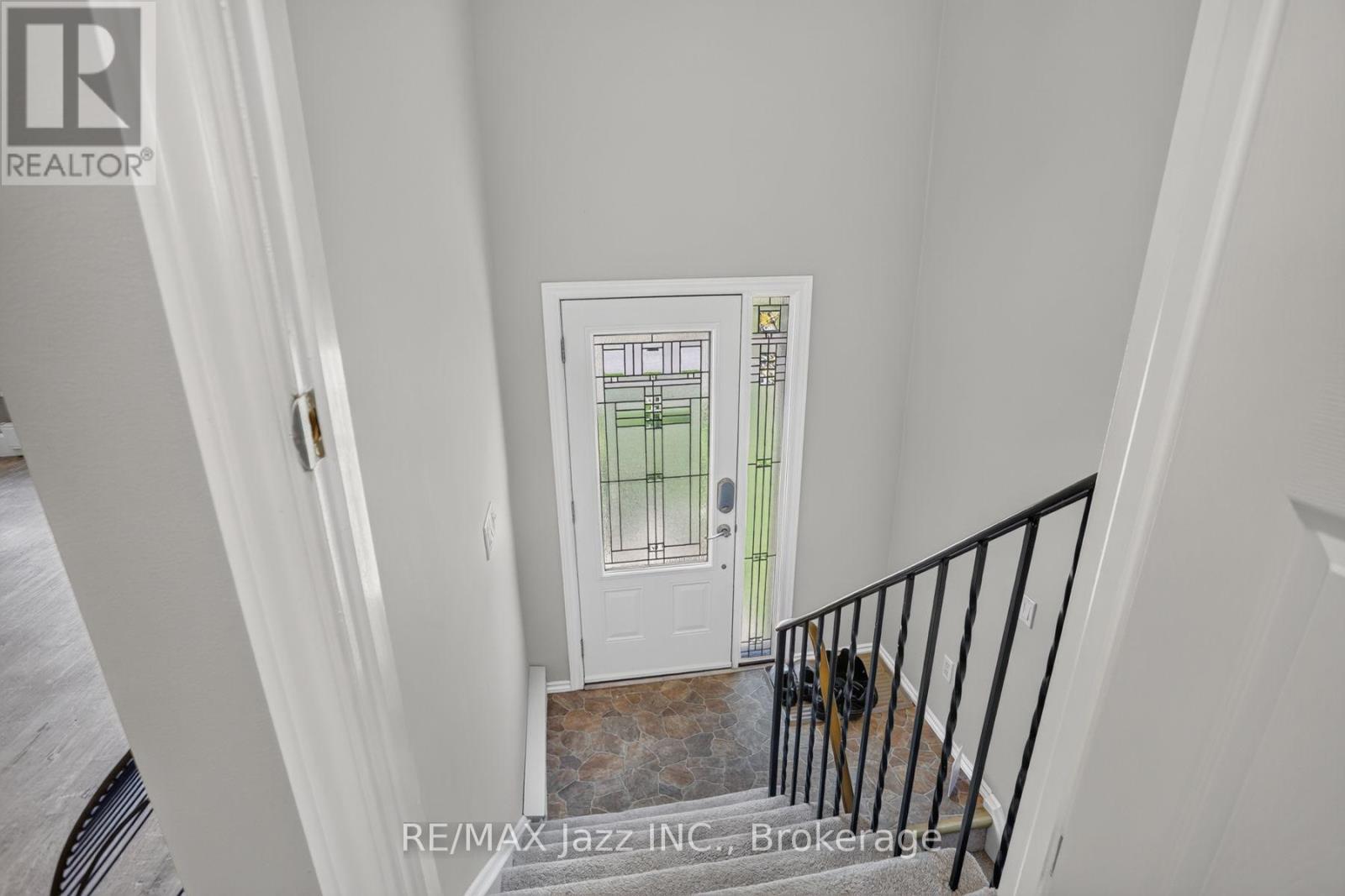 691 Attersley Drive, Oshawa (Pinecrest), Ontario  L1K 1P9 - Photo 3 - E14105498