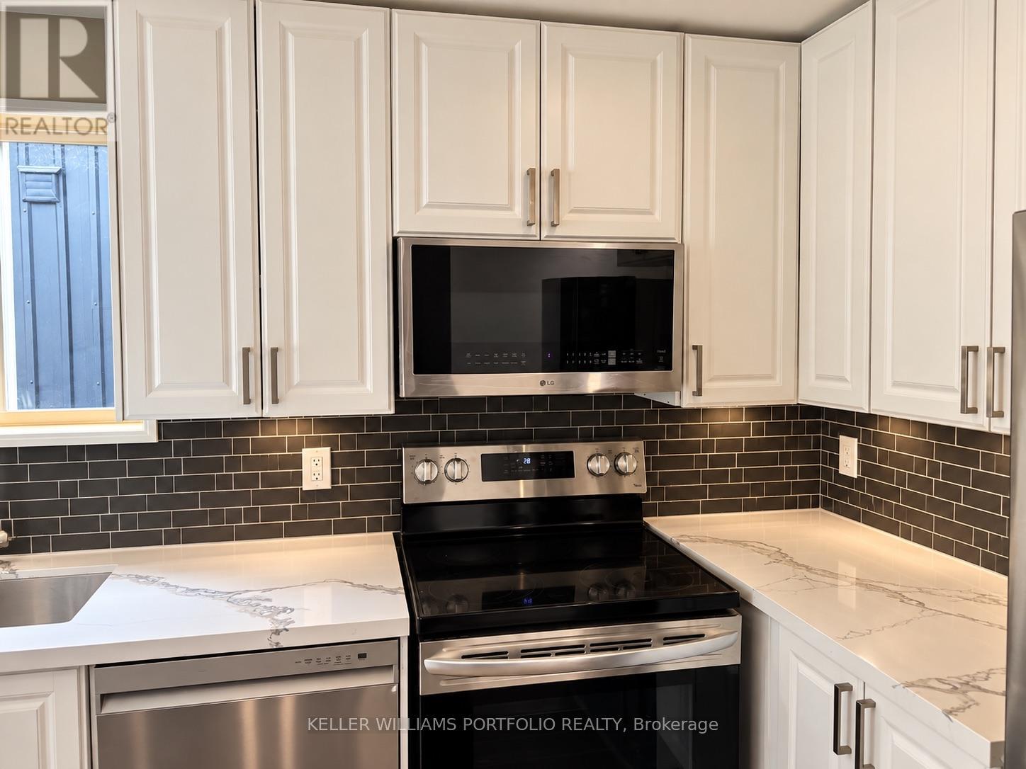 19 Kelvin Avenue, Toronto (East End-Danforth), Ontario  M4C 5C7 - Photo 12 - E14105478