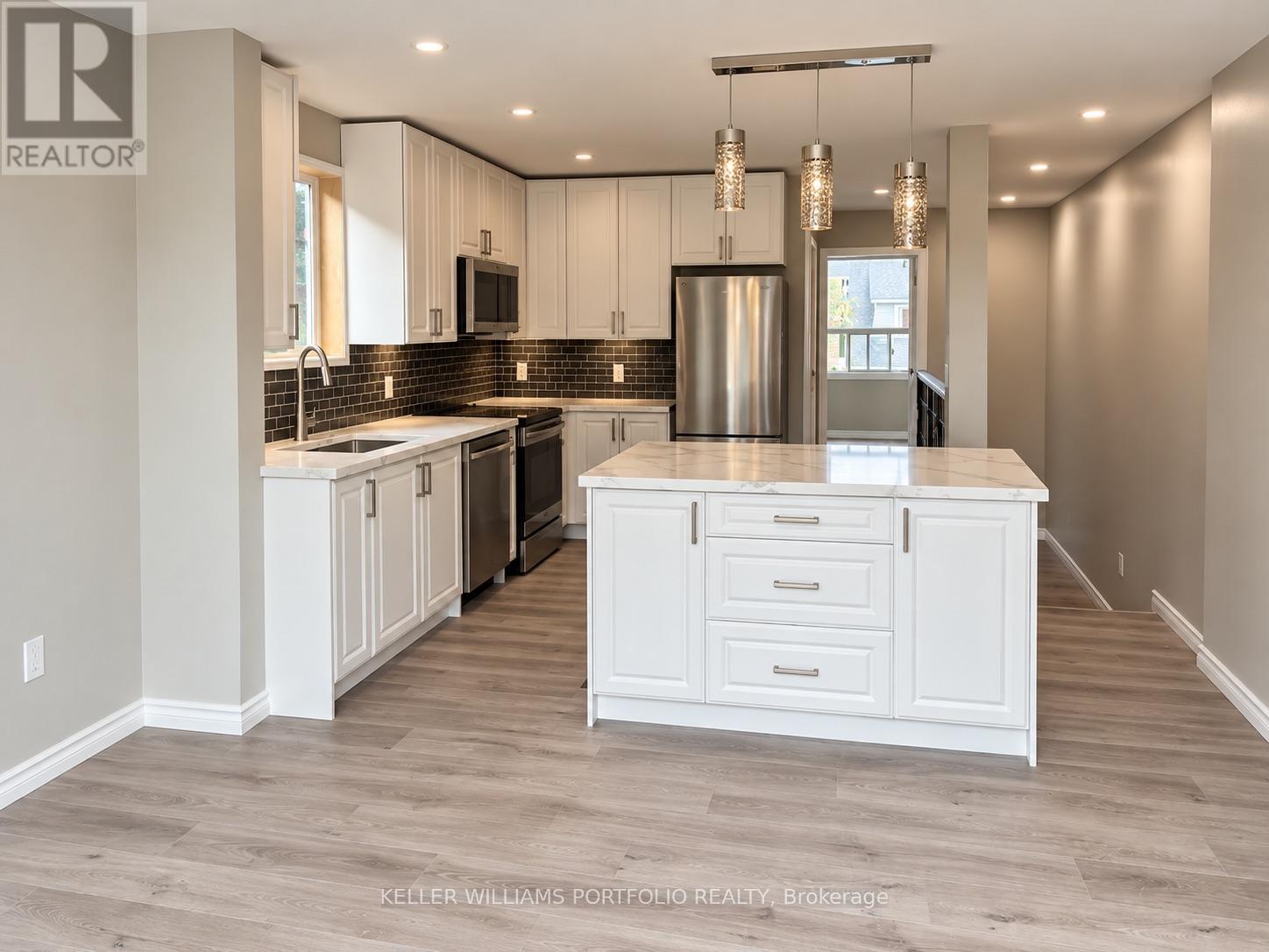 19 Kelvin Avenue, Toronto (East End-Danforth), Ontario  M4C 5C7 - Photo 2 - E14105478