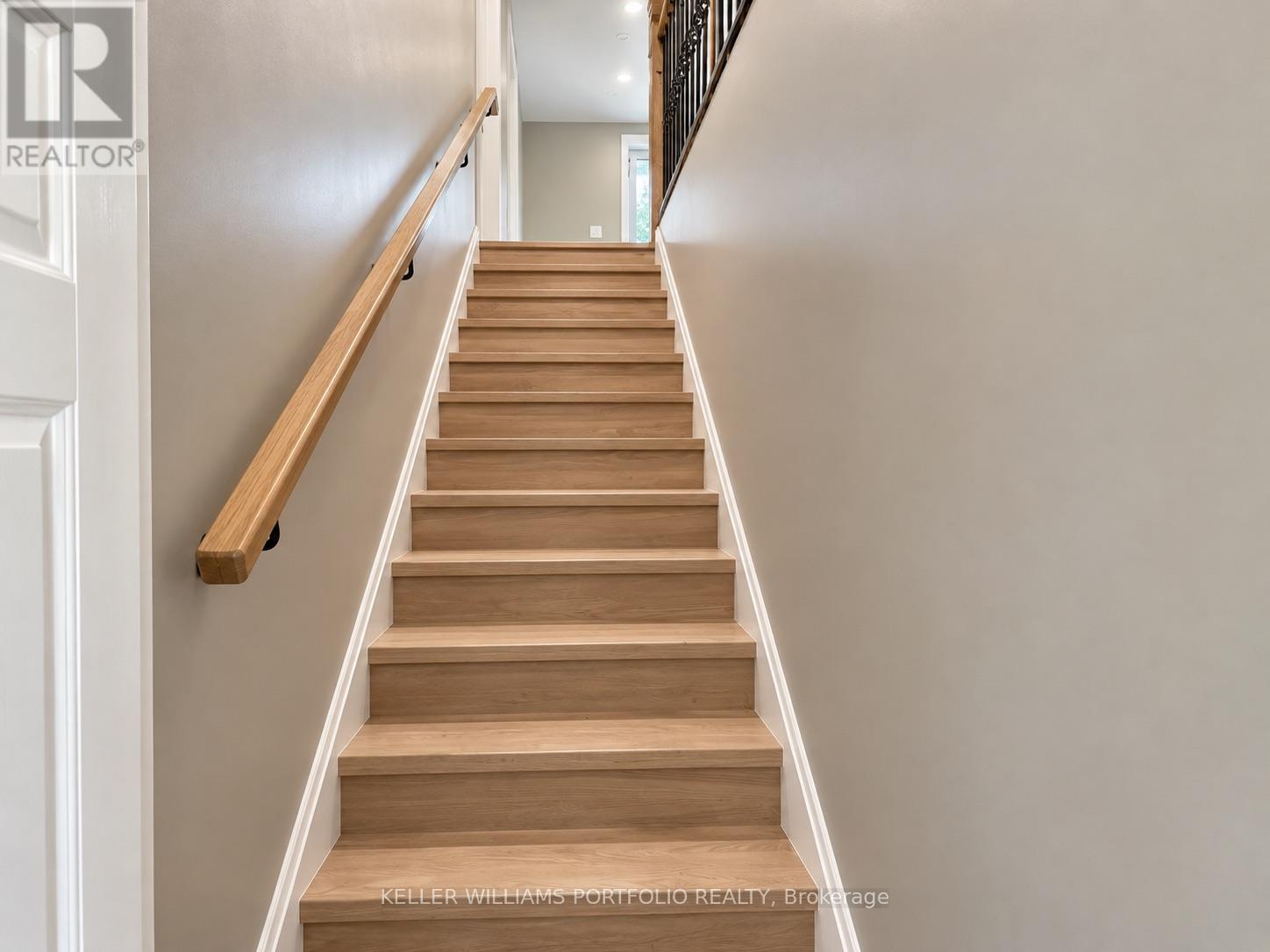 19 Kelvin Avenue, Toronto (East End-Danforth), Ontario  M4C 5C7 - Photo 3 - E14105478