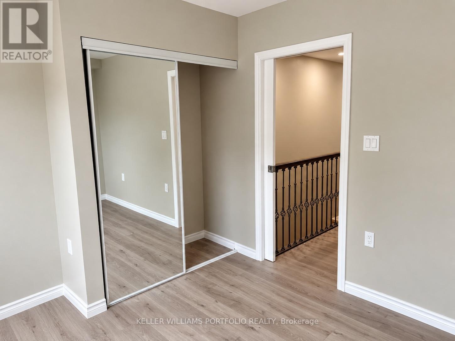 19 Kelvin Avenue, Toronto (East End-Danforth), Ontario  M4C 5C7 - Photo 8 - E14105478