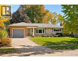 18 EVELYN Crescent, Kitchener, Ontario