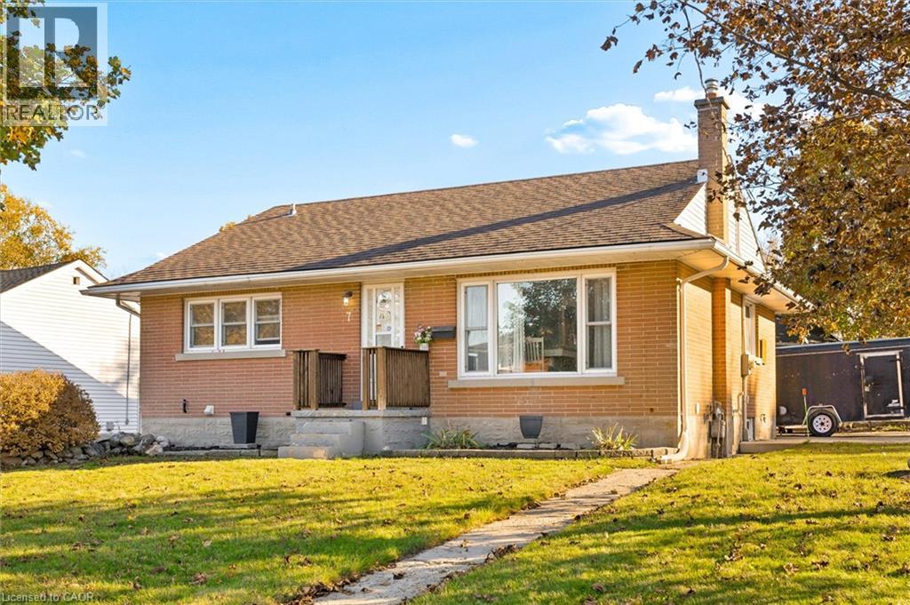7 PRUETER Avenue, Kitchener, Ontario