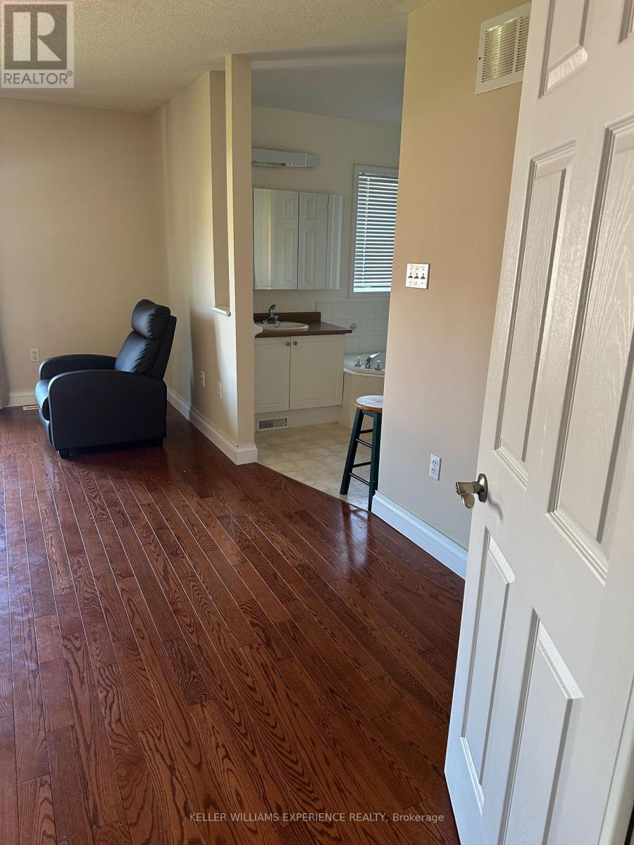 177 Professor Day Drive, Bradford West Gwillimbury (Bradford), Ontario  L3Z 2Z1 - Photo 3 - N14105456