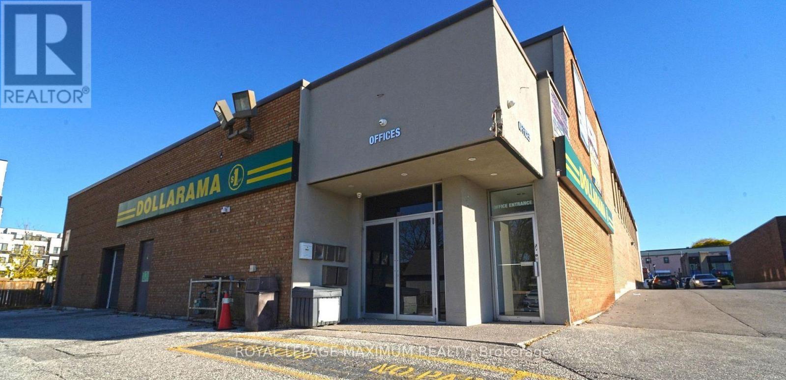 201 - 15260 YONGE STREET, Aurora, Ontario