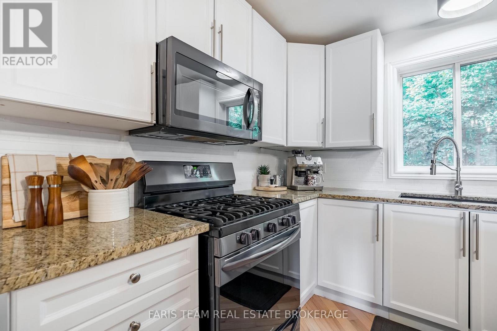 55 Davenport Drive, Springwater (Hillsdale), Ontario  L0L 1V0 - Photo 7 - S14105488