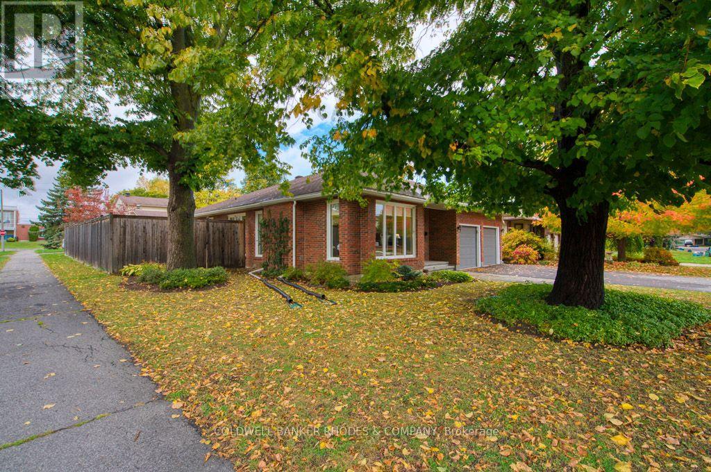 34 Gavin Street, Ottawa, Ontario  K1V 9X3 - Photo 2 - X14105482