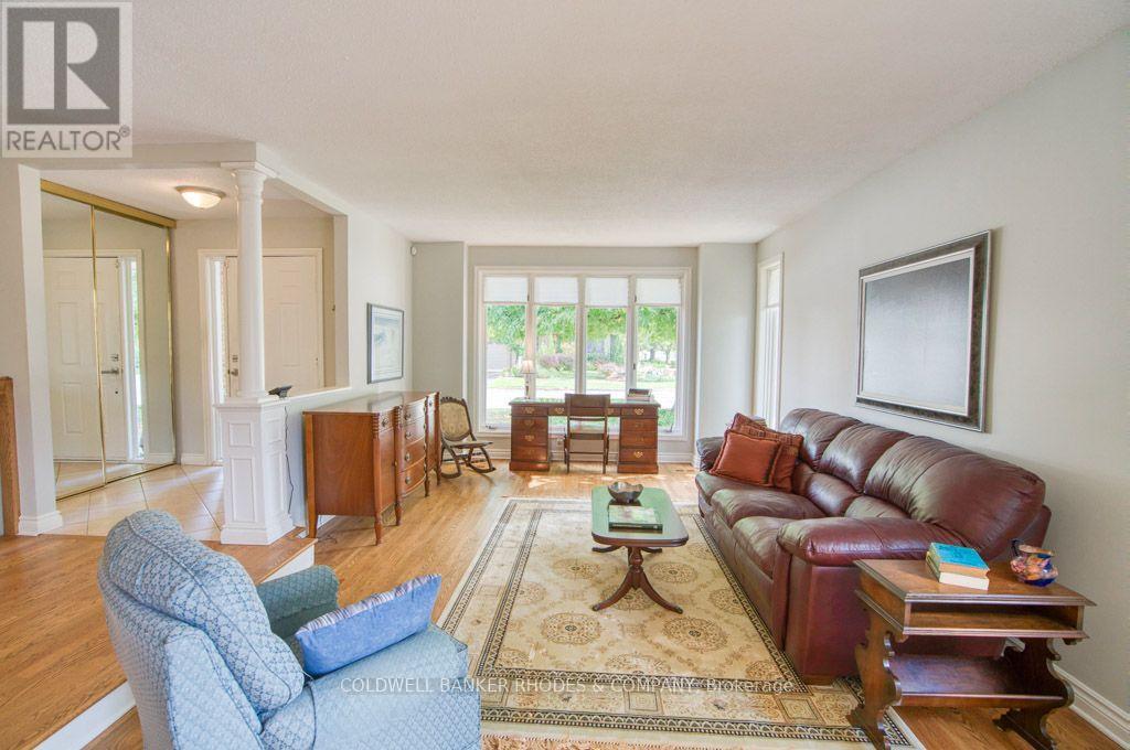 34 Gavin Street, Ottawa, Ontario  K1V 9X3 - Photo 5 - X14105482