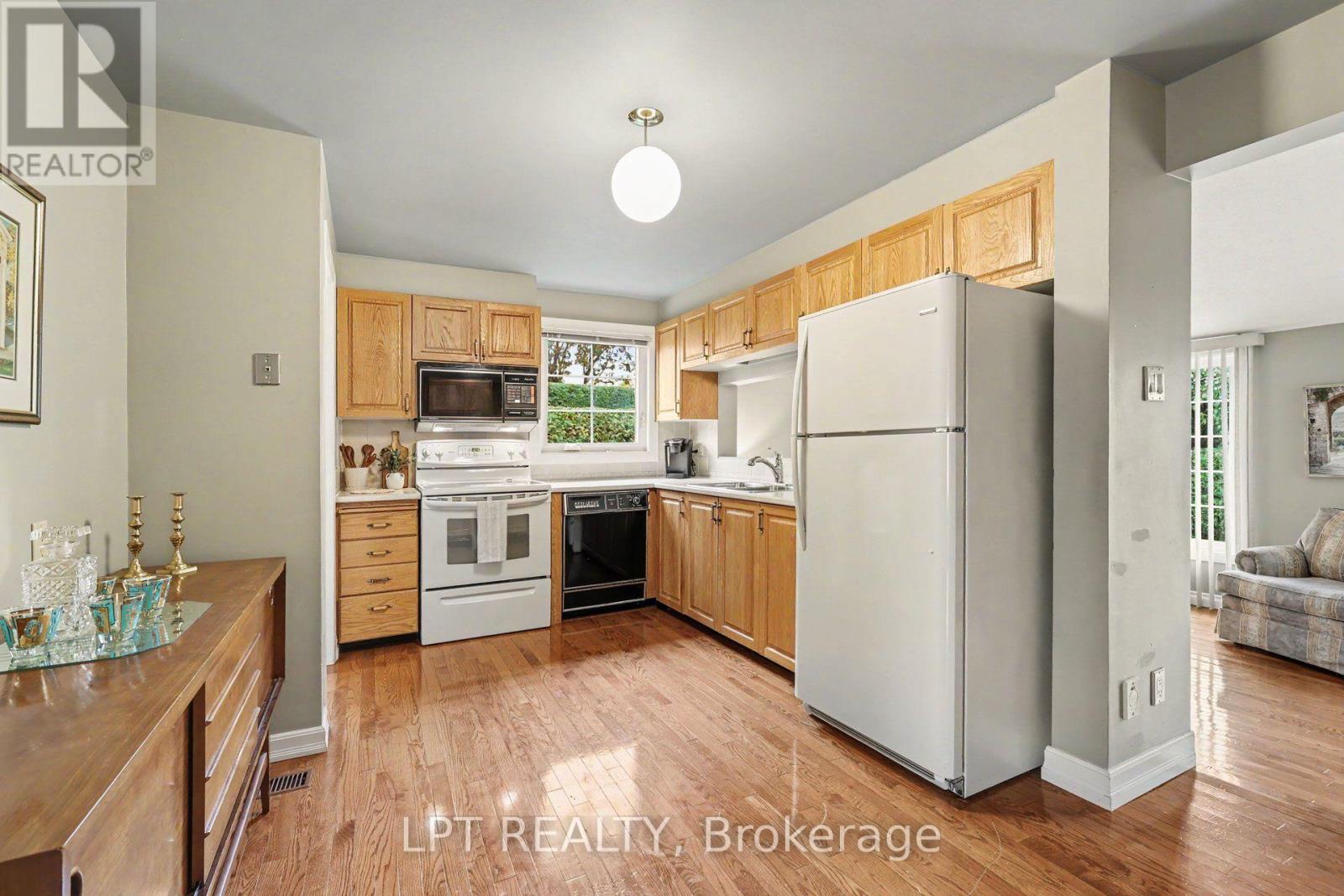 28 Meadow Glade Gardens, Ottawa, Ontario  K2G 5J4 - Photo 14 - X14105540