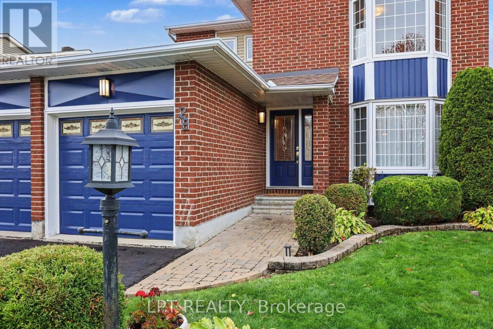 28 Meadow Glade Gardens, Ottawa, Ontario  K2G 5J4 - Photo 2 - X14105540