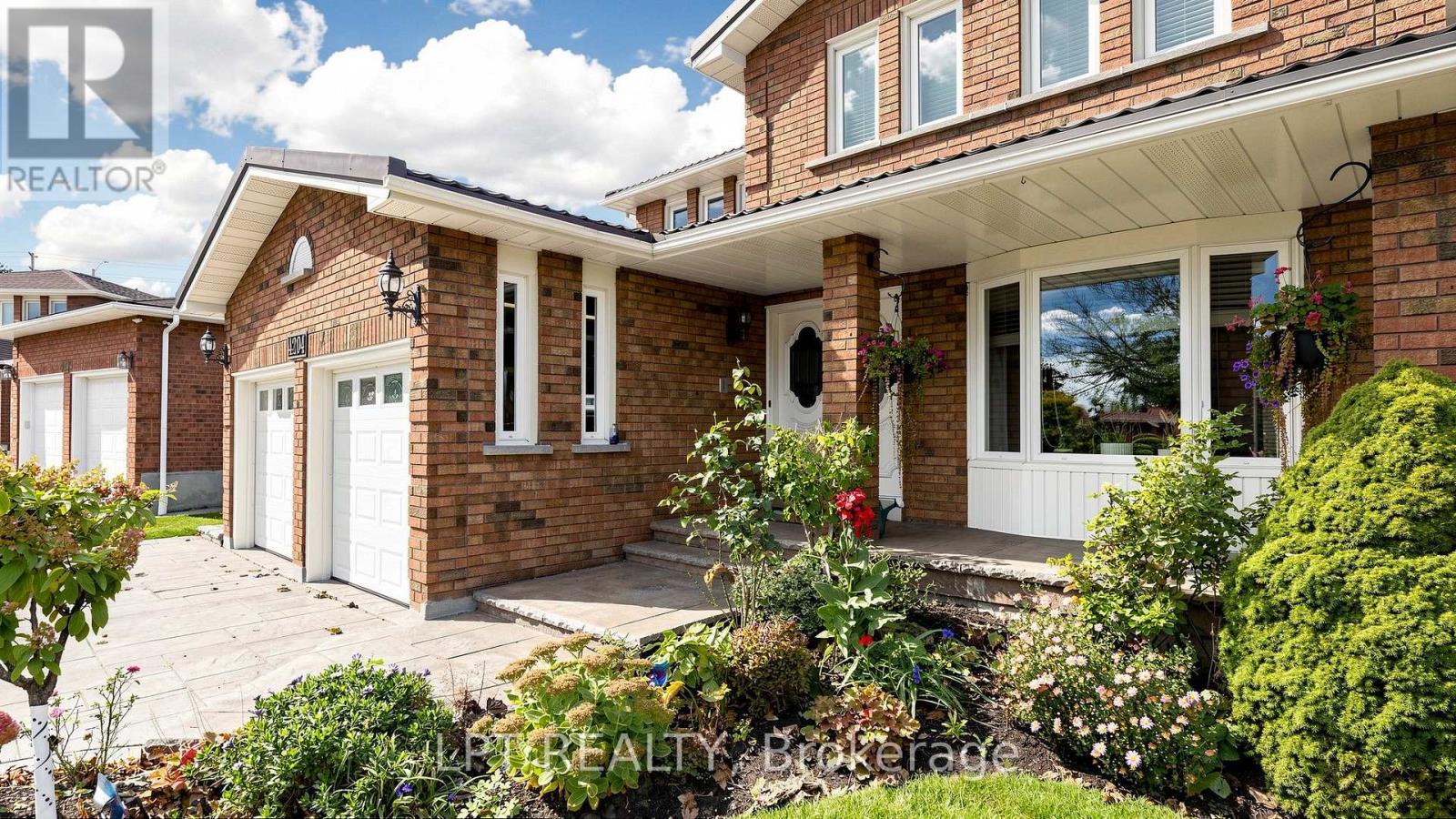 4204 Starlight Crescent, Mississauga (Rathwood), Ontario  L4W 4P9 - Photo 3 - W14105470