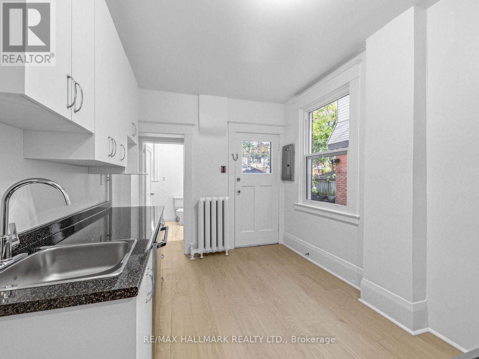 1 - 43 Highview Crescent, Toronto (Corso Italia-Davenport), Ontario  M6H 2Y3 - Photo 11 - W14105486