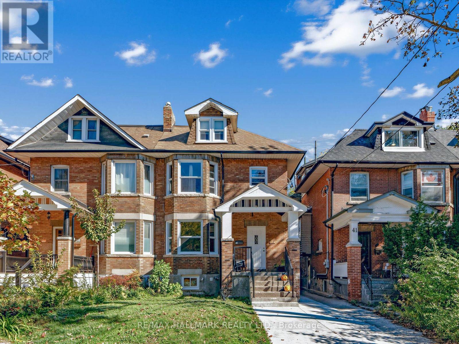 1 - 43 Highview Crescent, Toronto (Corso Italia-Davenport), Ontario  M6H 2Y3 - Photo 2 - W14105486