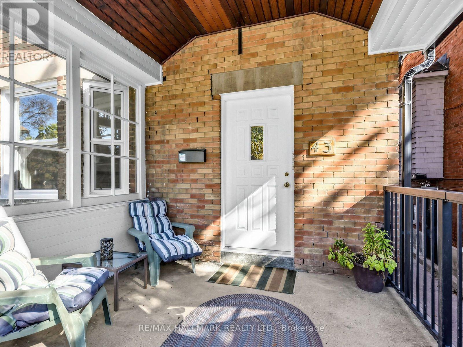 1 - 43 Highview Crescent, Toronto (Corso Italia-Davenport), Ontario  M6H 2Y3 - Photo 3 - W14105486