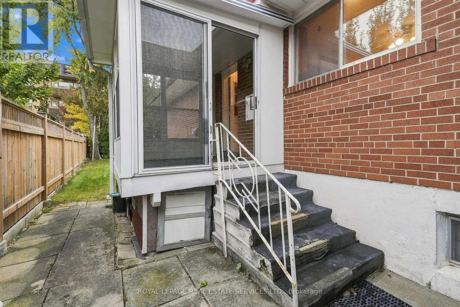 30 Vanguard Drive, Toronto, Ontario  M9B 5E6 - Photo 31 - W14096736
