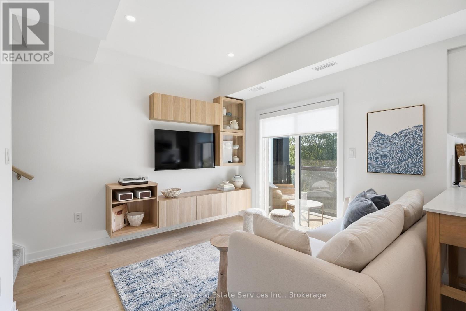 46 - 42 Lowes Road W, Guelph (Clairfields/hanlon Business Park), Ontario  N1G 0H2 - Photo 4 - X14105544