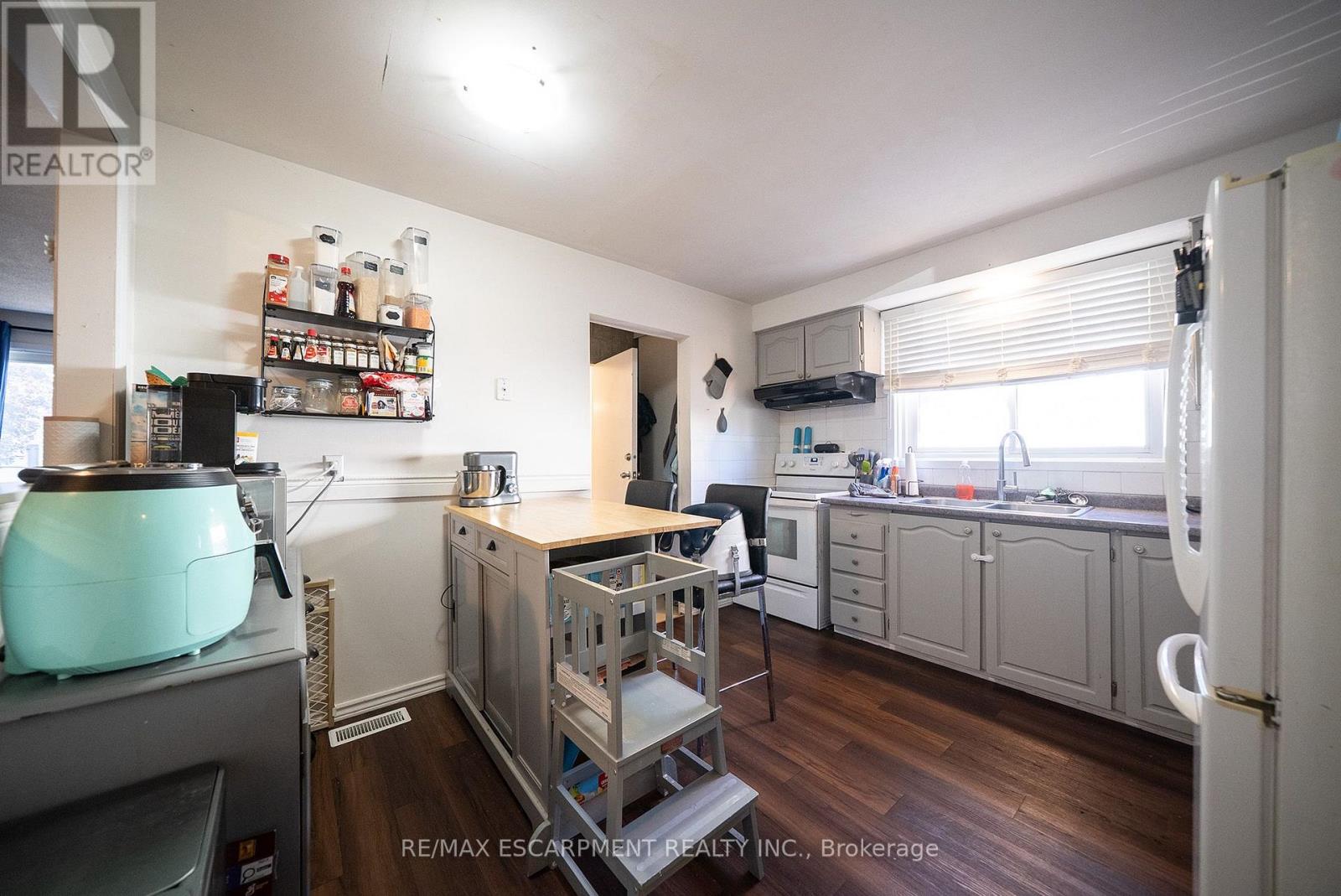 121 Ashgrove Avenue, Brantford, Ontario  N3R 6E8 - Photo 8 - X14105562