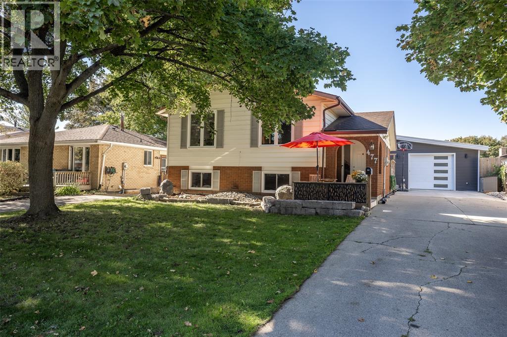 477 TREEWOOD CRESCENT, Sarnia, Ontario