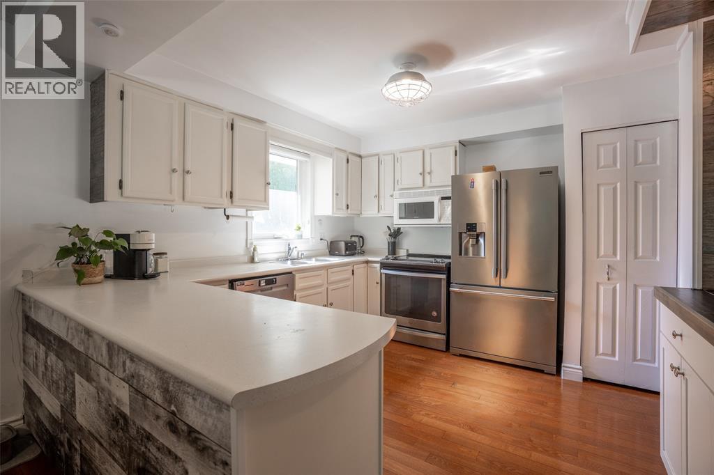 477 Treewood Crescent, Sarnia, Ontario  N7S 5B2 - Photo 8 - 26025823