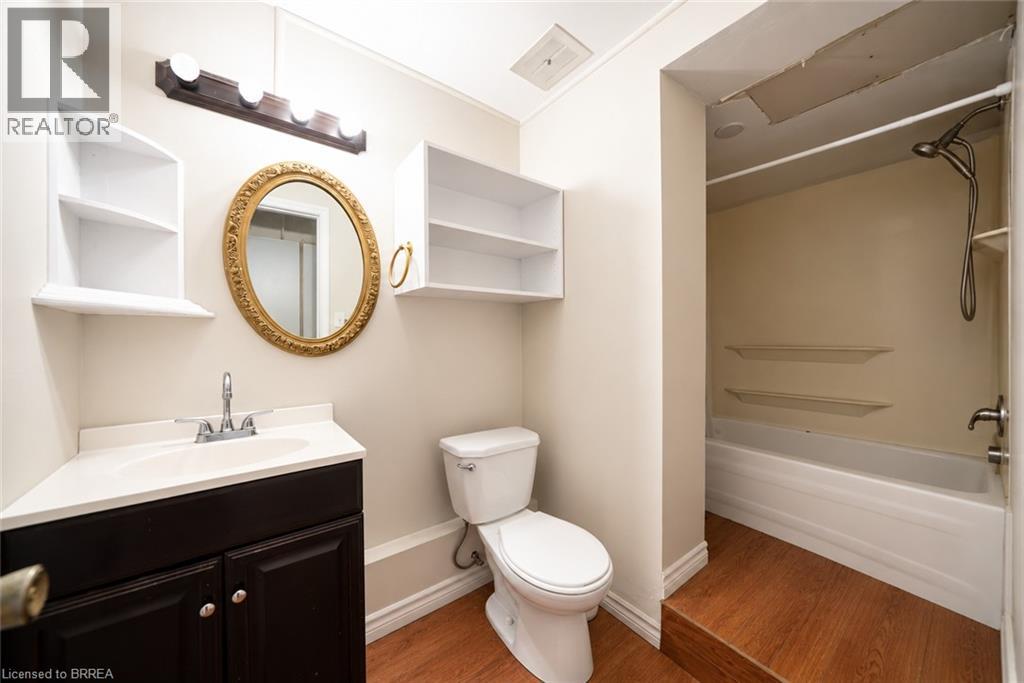 121 Ashgrove Avenue, Brantford, Ontario  N3R 6E8 - Photo 21 - 40872656