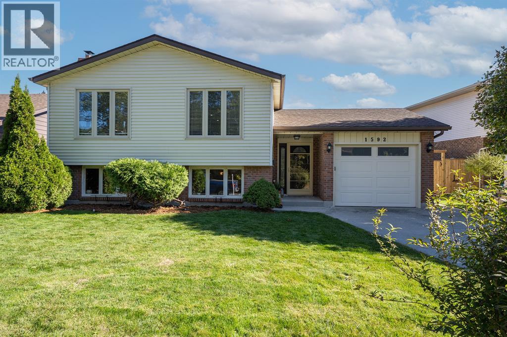 1592 COVENTRY COURT, Sarnia, Ontario