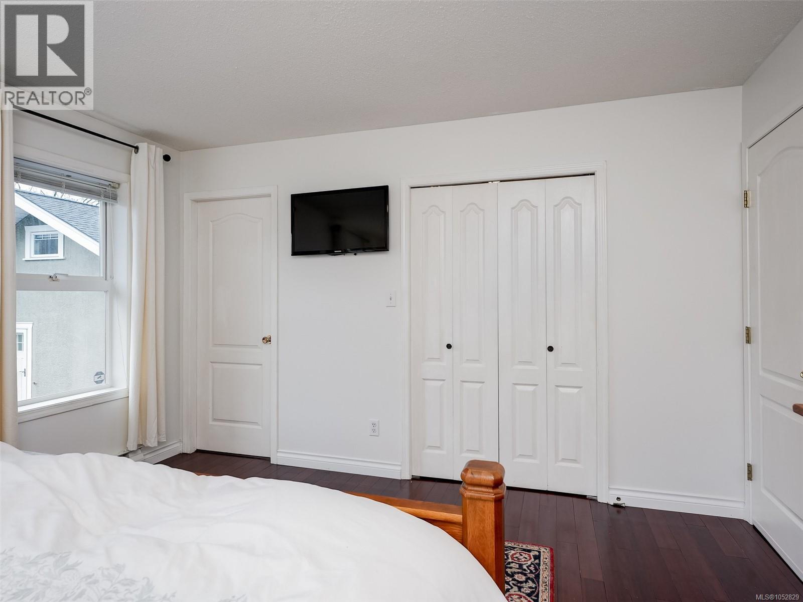 2727 Grosvenor Rd