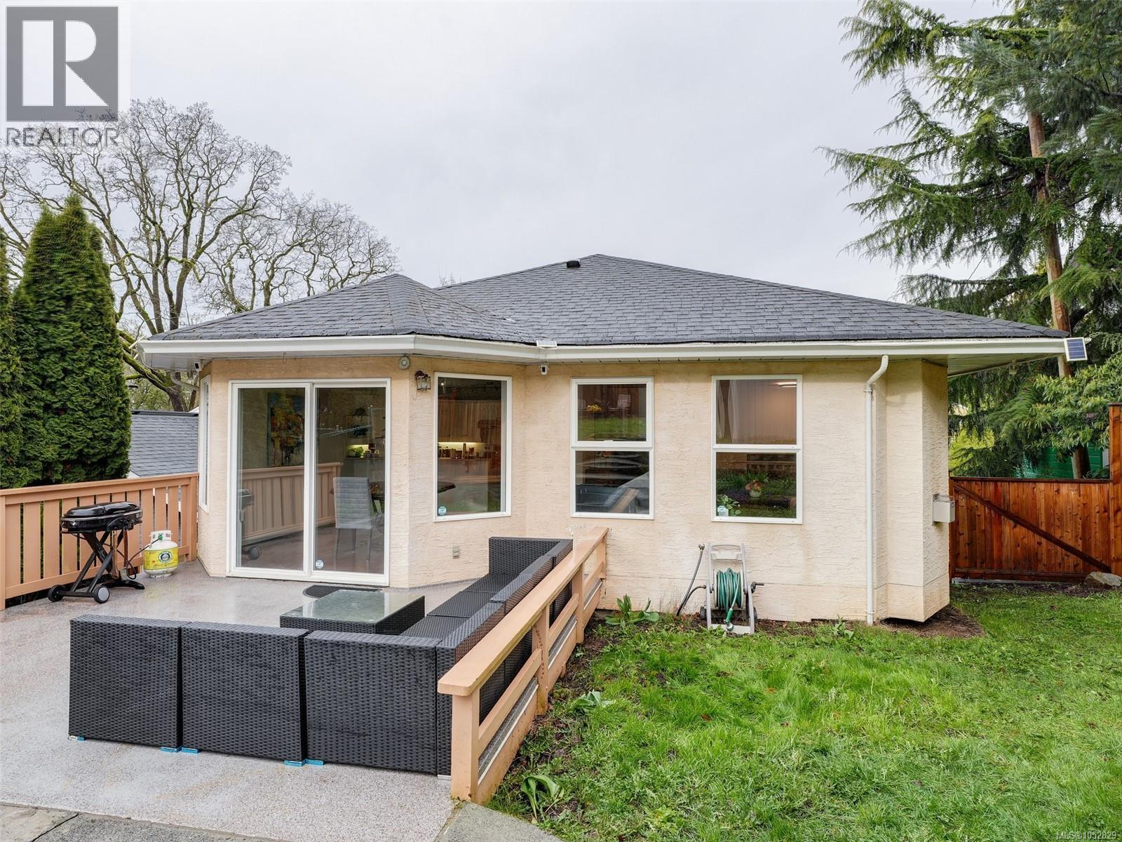 2727 Grosvenor Rd
