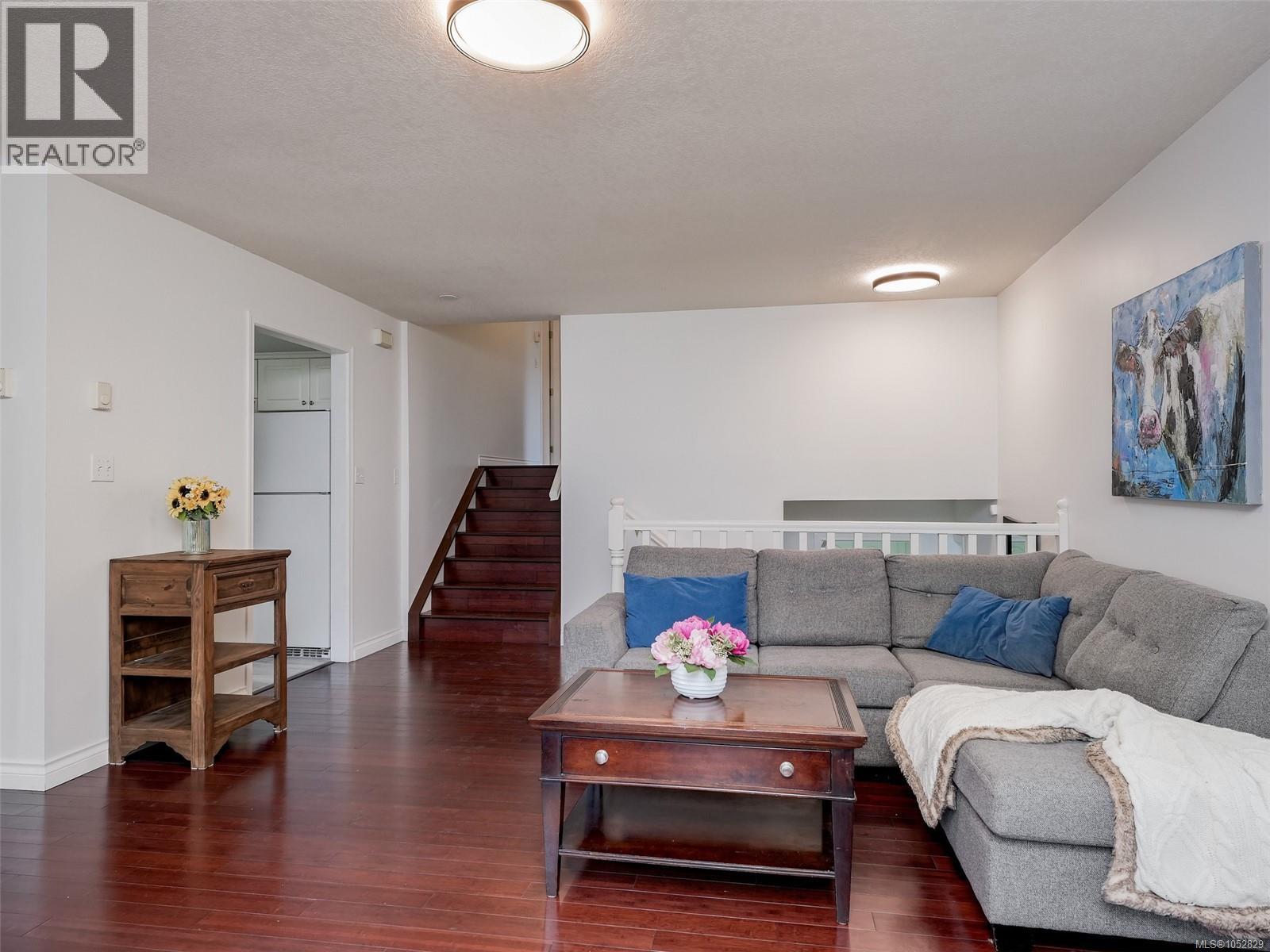 2727 Grosvenor Rd