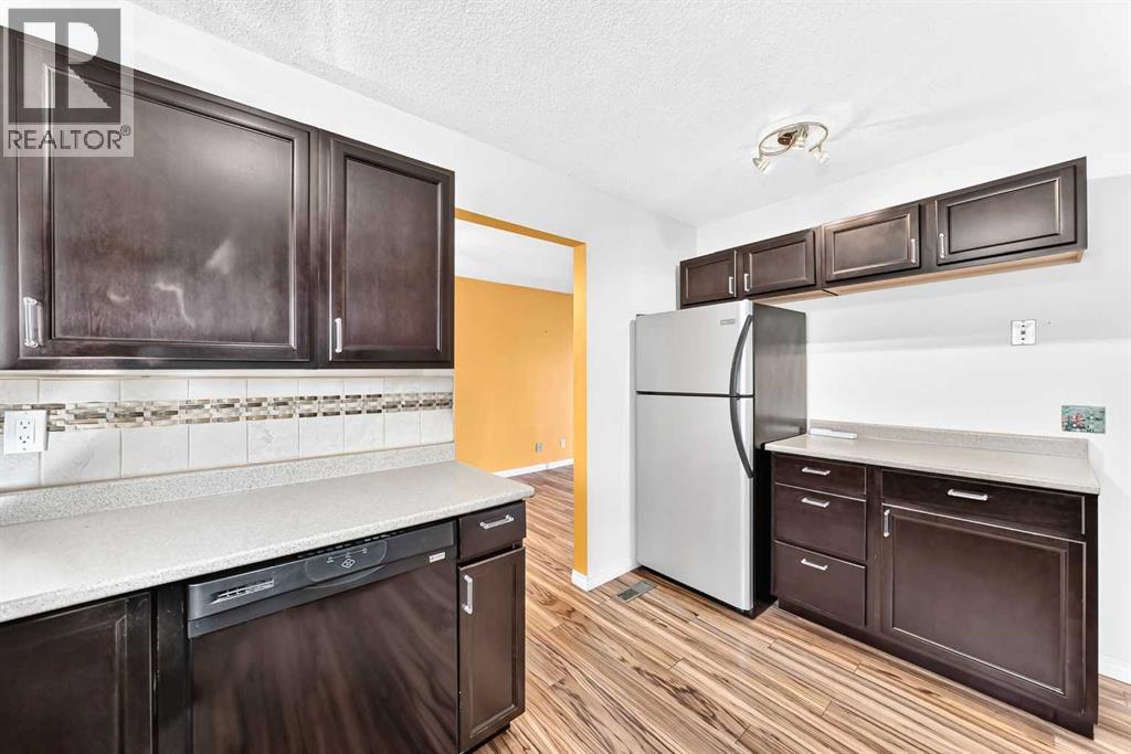 143 Deer Ridge Way SE, Calgary, Alberta  T2J 5Y7 - Photo 11 - A2350549