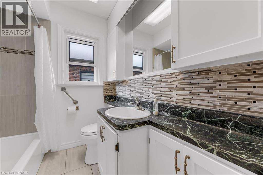 24 Muldrew Avenue, Toronto, Ontario  M1R 1X5 - Photo 17 - 40873126