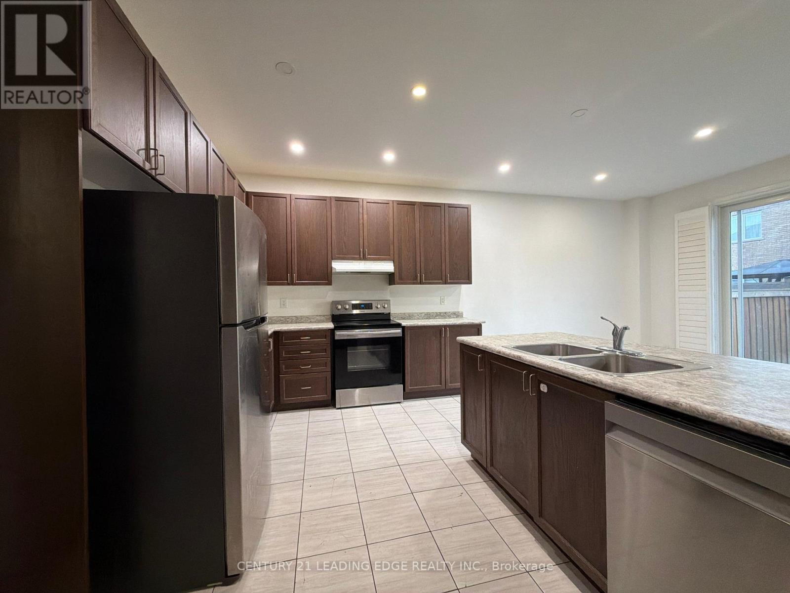 Main - 2432 Equestrian Crescent, Oshawa, Ontario  L1L 0L7 - Photo 13 - E14103876