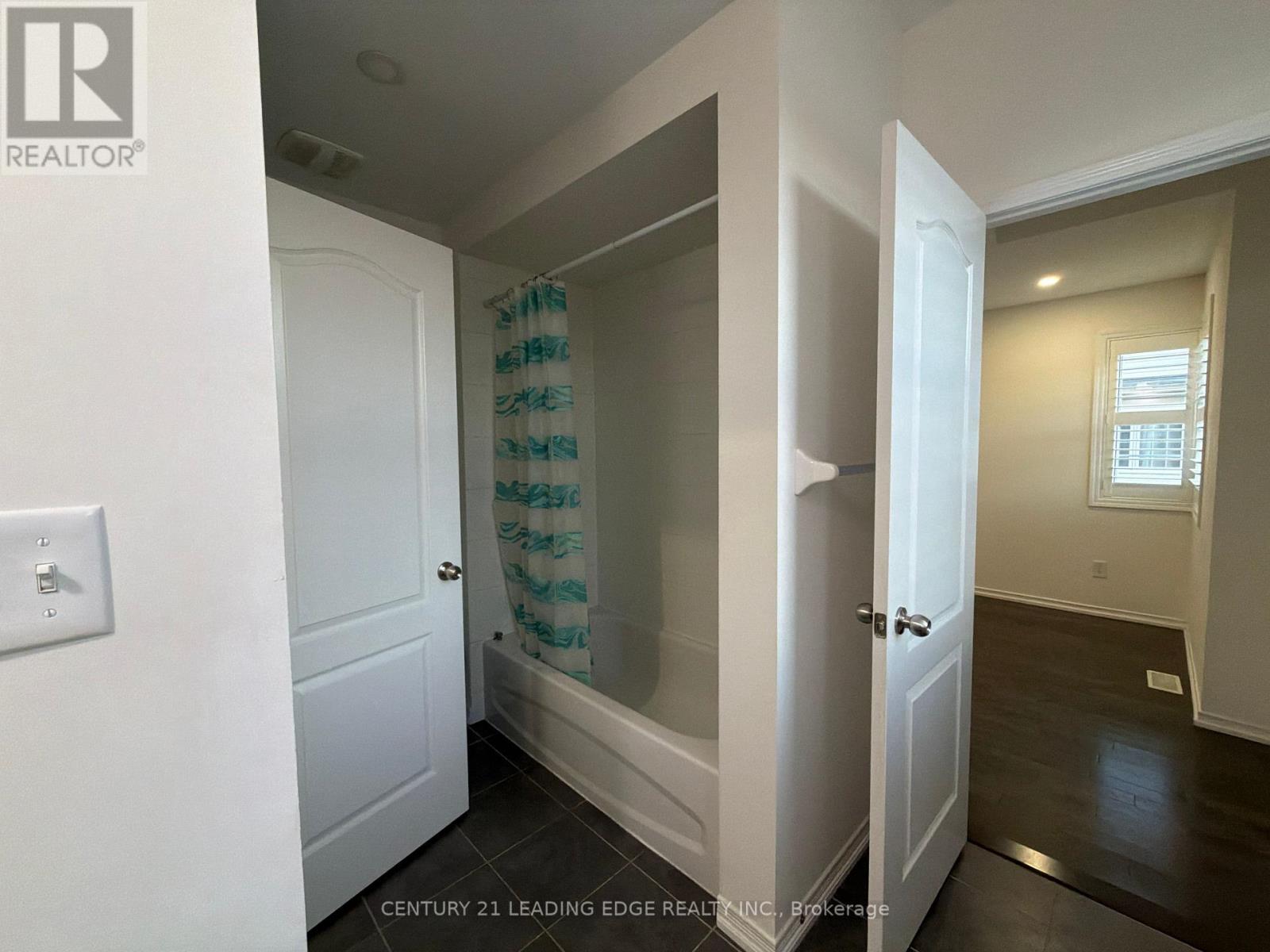Main - 2432 Equestrian Crescent, Oshawa, Ontario  L1L 0L7 - Photo 23 - E14103876
