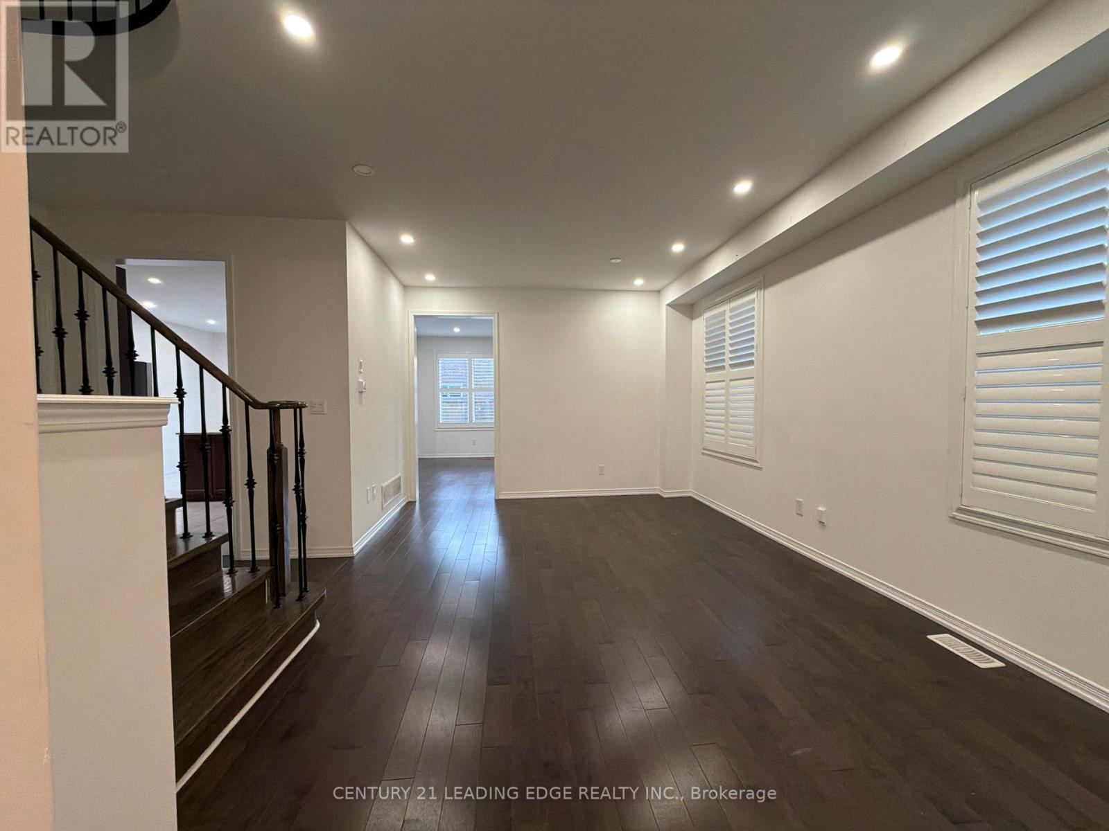 Main - 2432 Equestrian Crescent, Oshawa, Ontario  L1L 0L7 - Photo 6 - E14103876