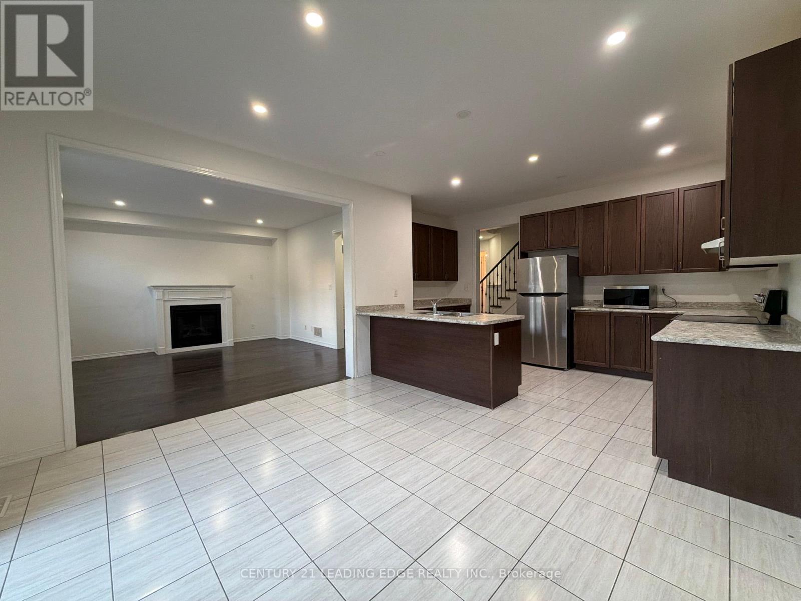 Main - 2432 Equestrian Crescent, Oshawa, Ontario  L1L 0L7 - Photo 10 - E14103876
