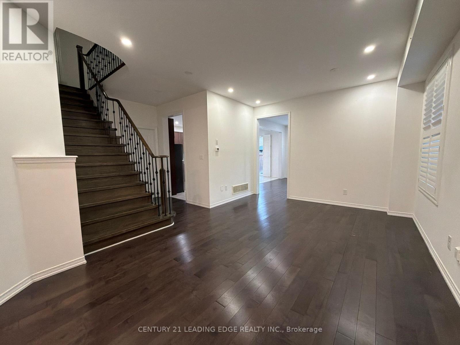 Main - 2432 Equestrian Crescent, Oshawa, Ontario  L1L 0L7 - Photo 7 - E14103876