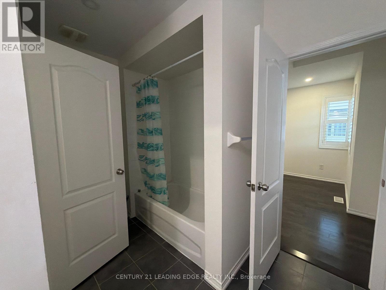 Main - 2432 Equestrian Crescent, Oshawa, Ontario  L1L 0L7 - Photo 21 - E14103876