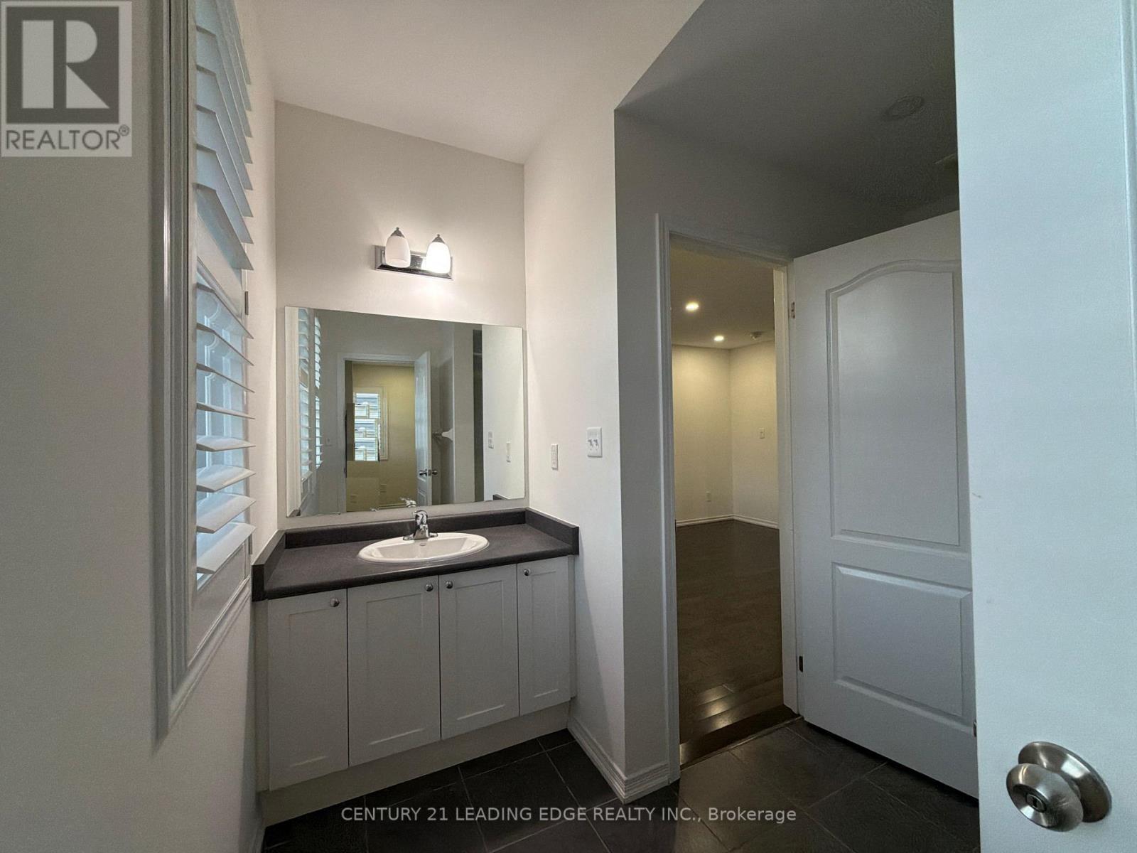 Main - 2432 Equestrian Crescent, Oshawa, Ontario  L1L 0L7 - Photo 22 - E14103876