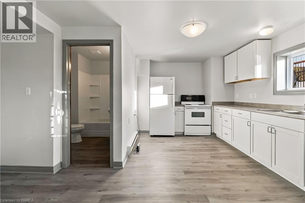 139 Grand River Avenue Unit# Lower, Brantford, Ontario  N3T 4X5 - Photo 6 - 40872965