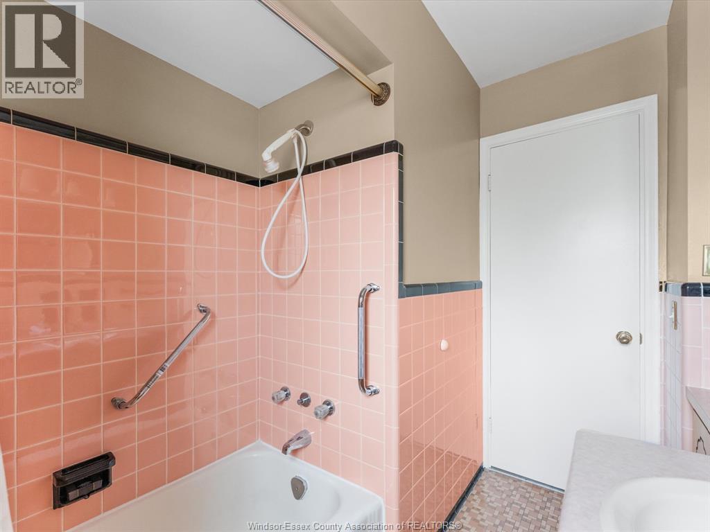 2566 Tourangeau Road, Windsor, Ontario  N8W 4N9 - Photo 17 - 26025946