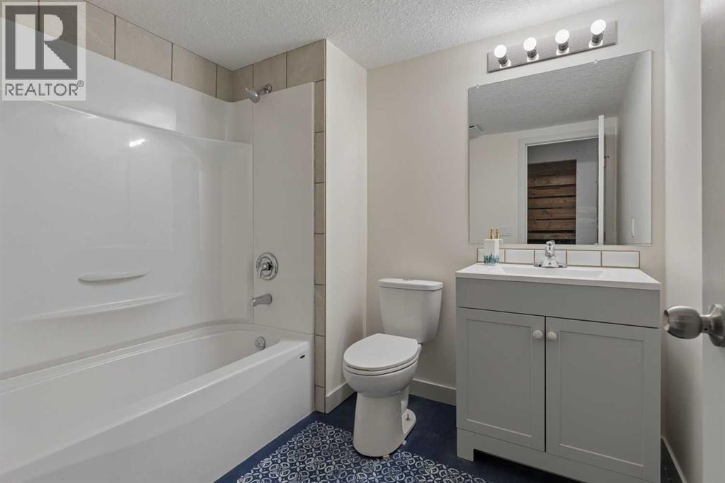 6614 Bowness Road NW, Calgary, Alberta  T3B 0G1 - Photo 35 - A2352773