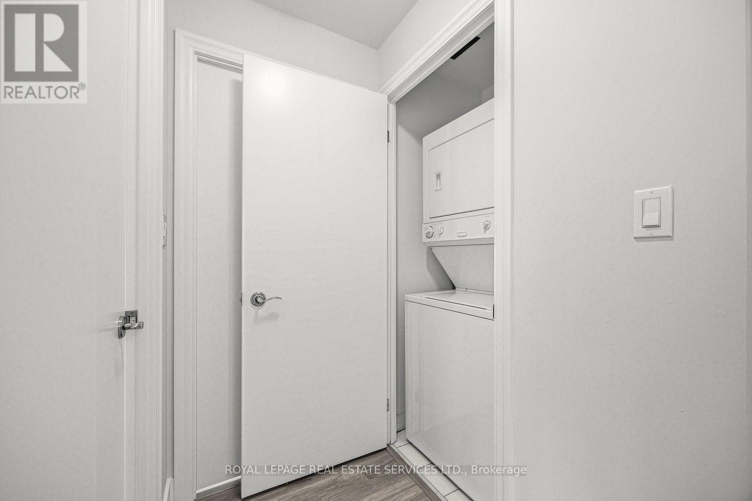 1704 - 1359 Rathburn Road E, Mississauga, Ontario  L4W 5P7 - Photo 20 - W14105674