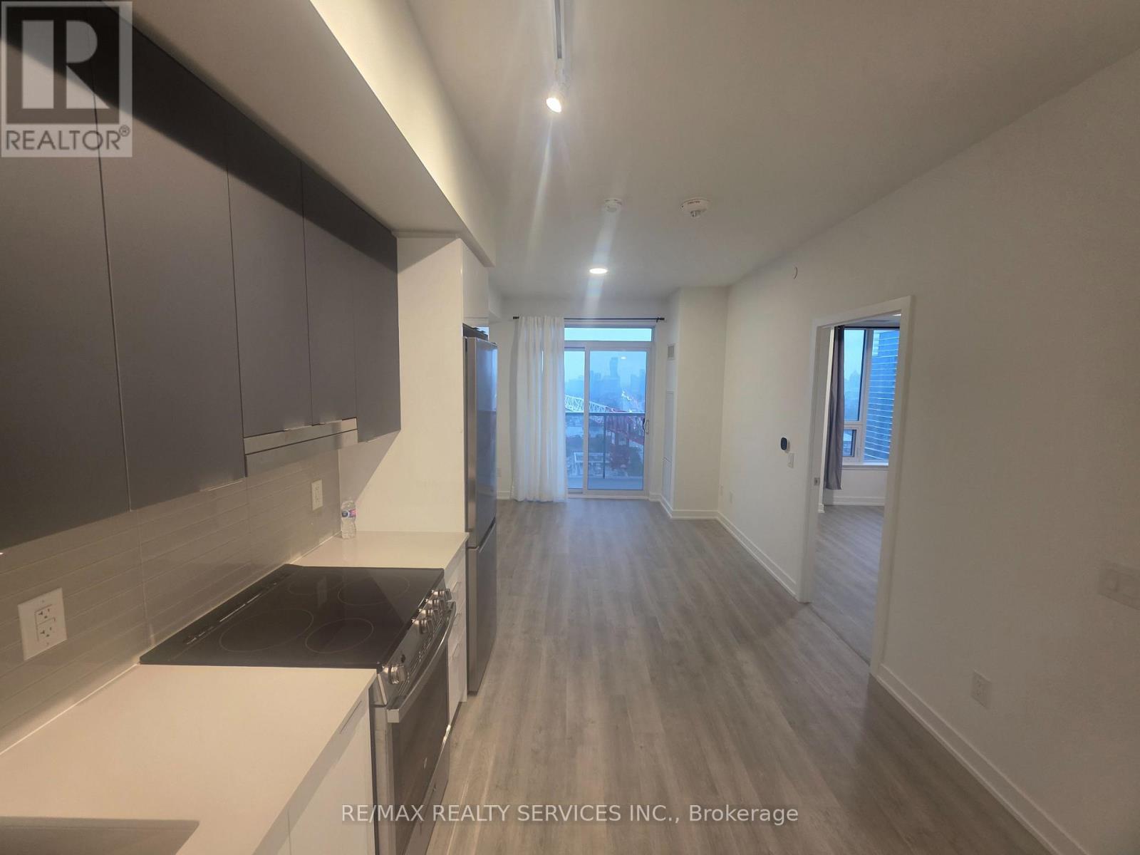 1504 - 5105 HURONTARIO STREET, Mississauga, Ontario