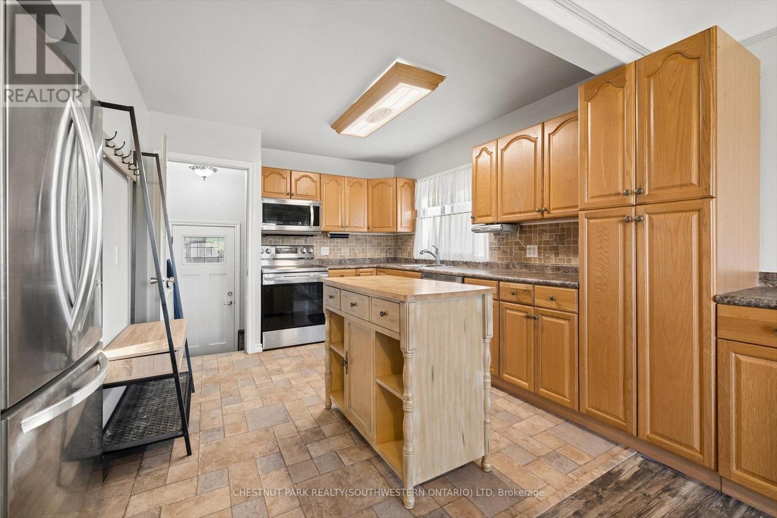 7 Prueter Avenue, Kitchener, Ontario  N2H 6G5 - Photo 8 - X14105640